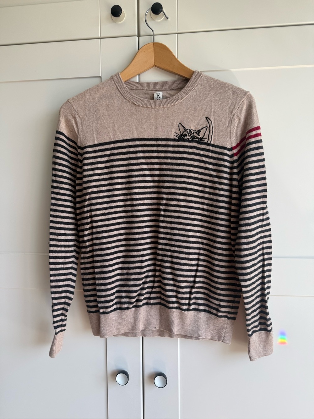 ED Ellen Degeneres Striped Beige and Black Men’s Sweater with Cat Embroidery